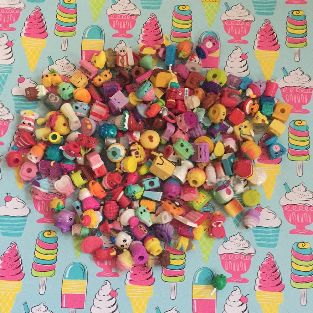5 pc random shopkins( exclusive, rare, and more)